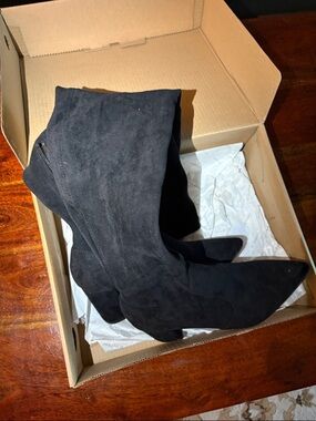 Women’s Black Suede Knee-High Boots